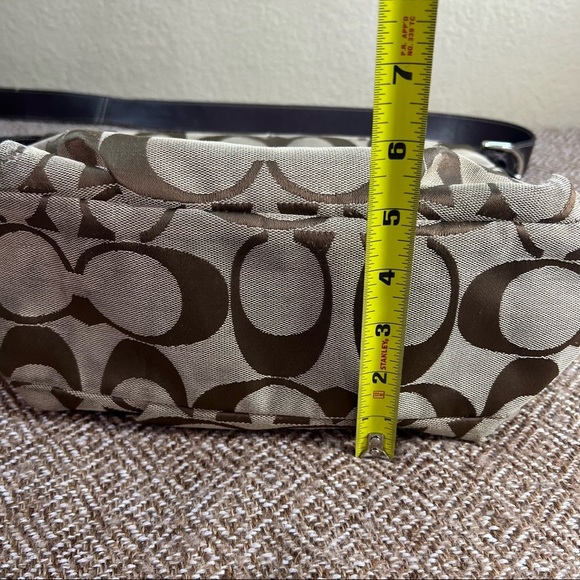 COACH TAN/BROWN HANDBAG WITH STRAP USED SOME WEAR ON BOTTOM OF FABRIC SEE PICS - Picture 14 of 15